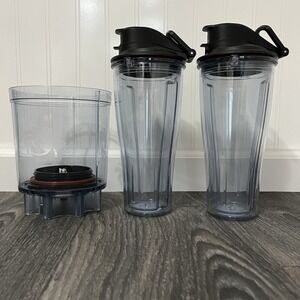 Vitamix Personal Cup Adapter Blade Base & 2 To-Go 20oz Cups Flip Lids Used Once